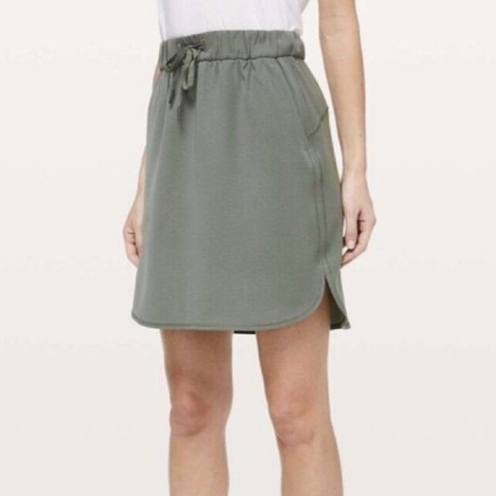 Lululemon On the Fly Skirt in Grey Sage